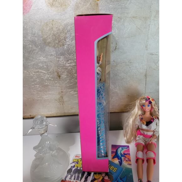 VINTAGE MATTEL BARBIE 1991 "AMERICAN BEAUTY QUEEN" DOLL #3137 - NEW IN BOX - Picture 4 of 6